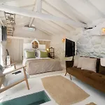 Whome Riverfront Retreat With Exclusive Waterfall Views Alpesi faház Baião