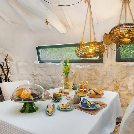 Domek alpejski Whome Riverfront Retreat With Exclusive Waterfall Views