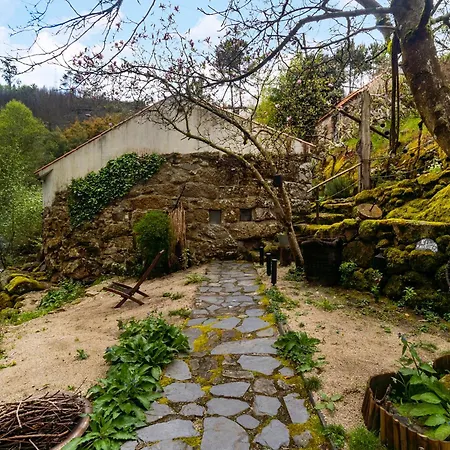 Alpesi faház Whome Riverfront Retreat With Exclusive Waterfall Views *