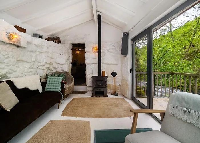 Whome Riverfront Retreat With Exclusive Waterfall Views * Baião