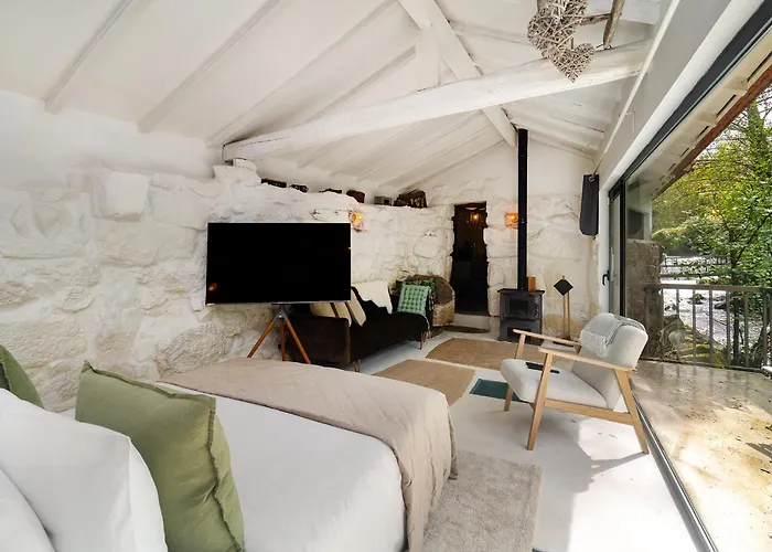 Whome Riverfront Retreat With Exclusive Waterfall Views * Baião