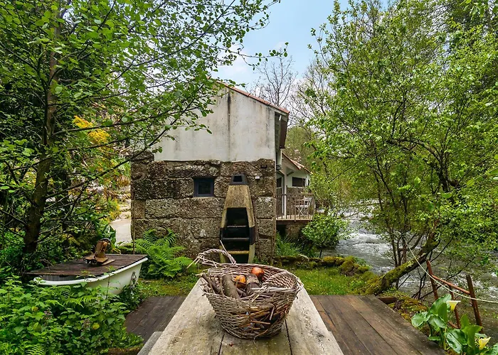 Whome Riverfront Retreat With Exclusive Waterfall Views Chalet Baião